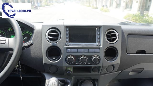 Tiện nghi trang bị bên trong xe tải van Gaz 6 chỗ 590kg