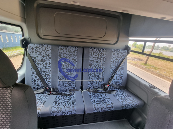 Xe tải van 6 chỗ êm ái